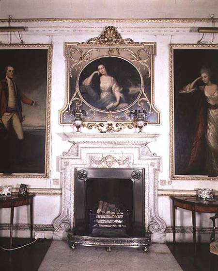 The fireplace in the Drawing Room (photo) van English School