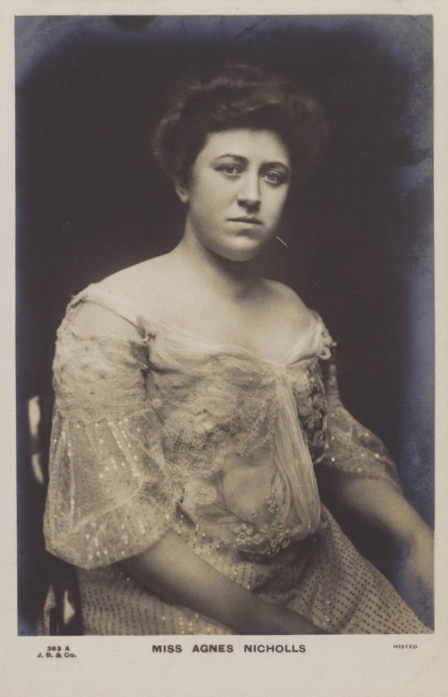 Agnes Nicholls, English soprano van Ernest Walter Histed
