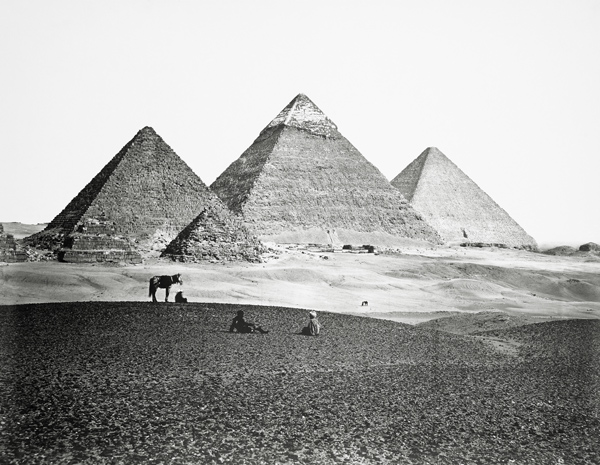 The Pyramids of El-Geezah, from the South-West, 1858 (b/w photo)  van Francis Frith