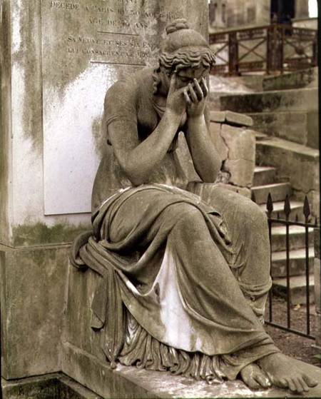 Figure of Grief from the tomb of Pierre Gareau (d.1815) van Francois Dominique Aime Milhomme