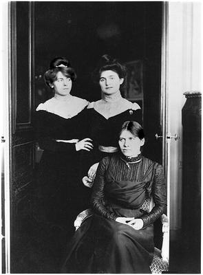 Portrait of three cousins, L-R: Jeannie Gobillard (1877-1970), Julie Manet (1878-1967), Paule Gobill van French Photographer, (20th century)