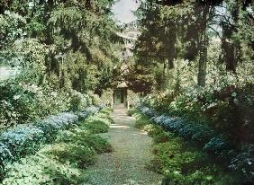 Path in Monet's Garden at Giverny, early 1920s (photo)