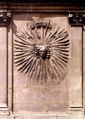 Relief of the sun from the facade
