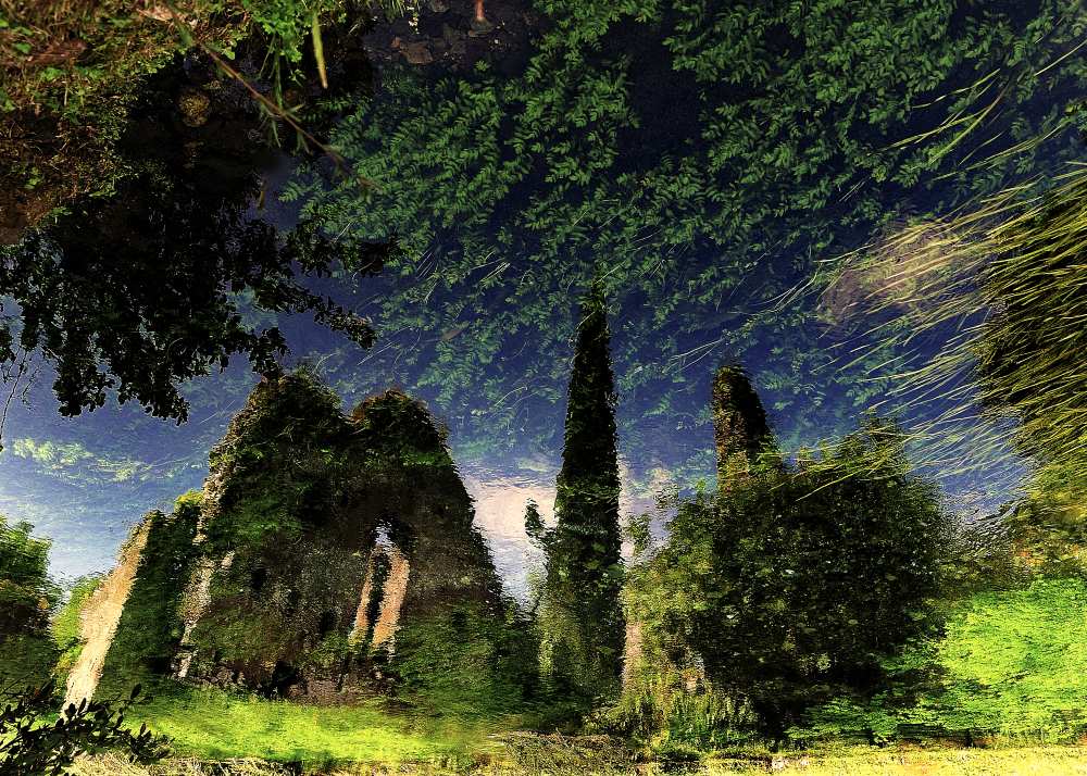 reflected ruins van Fulvio Pellegrini
