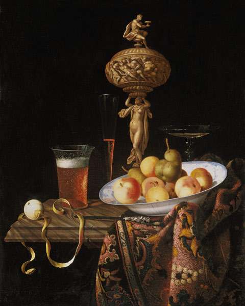 Obstschale, Bier- und Weinglas, sowie Elfenbeinstatuette als Gefäss. van Georg Hinz