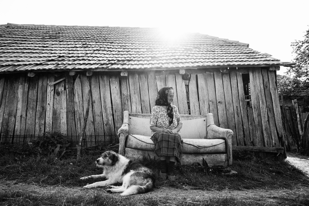 loneliness in rural communities van Georgiana Mazilu