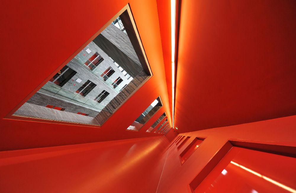 Orange passage van Gerard Jonkman