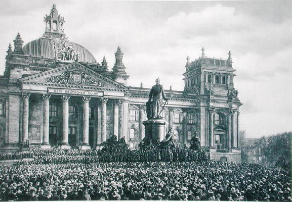 Philipp Scheidemann (1865-1939) gives an address from the Reichstag announcing the creation of a new van German Photographer, (20th century)
