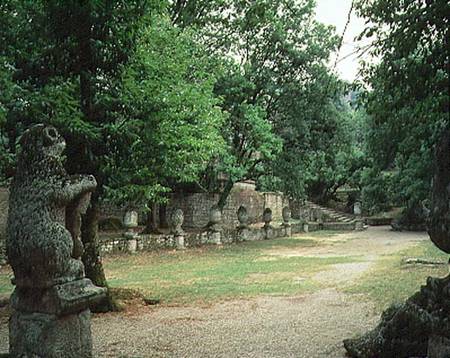 View of the Xisto with heraldic bears and acorns, from the Parco dei Mostri (Monster Park) gardens l van Giacomo Barozzi  da Vignola