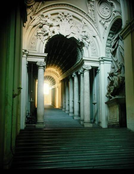Interior with view of the staircase (photo) van Gianlorenzo Bernini