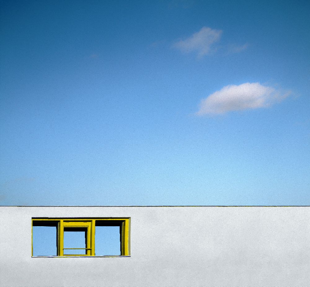 Yellow window van Gilbert Claes