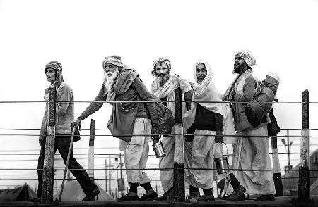 Pilgrims walking to Kumbh Mela