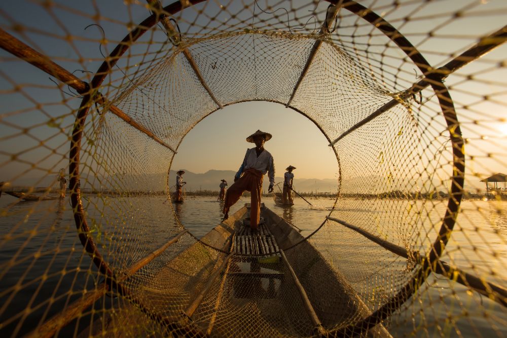 Inle Fisherman van Gunarto Song