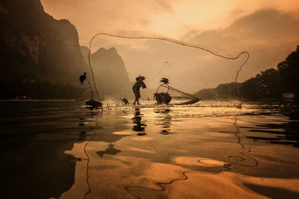 Spread The Fish Nets van Gunarto Song