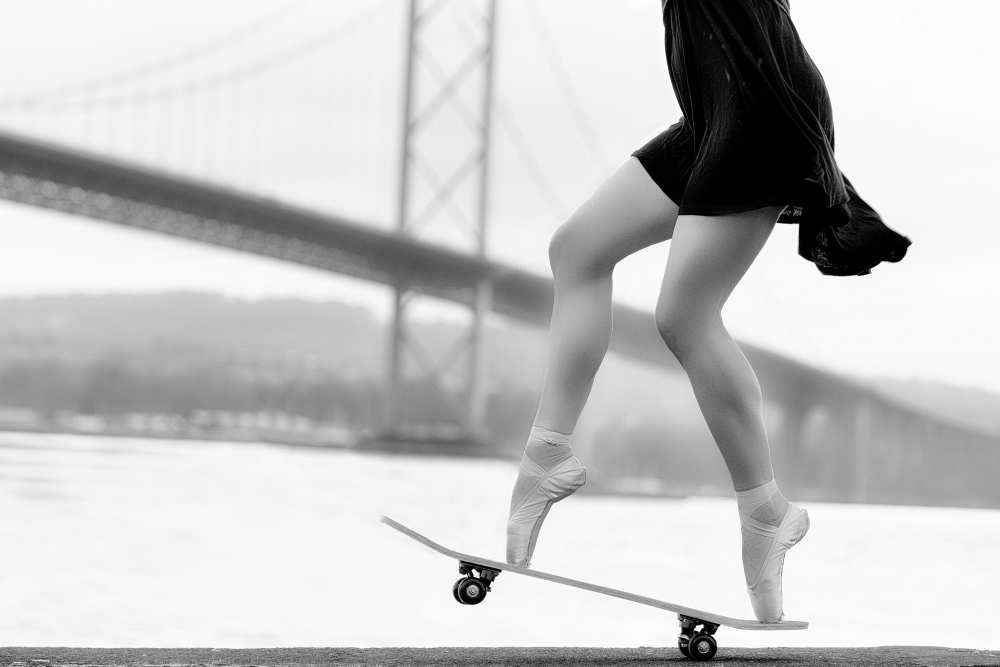 Skater Girl van Howard Ashton-Jones