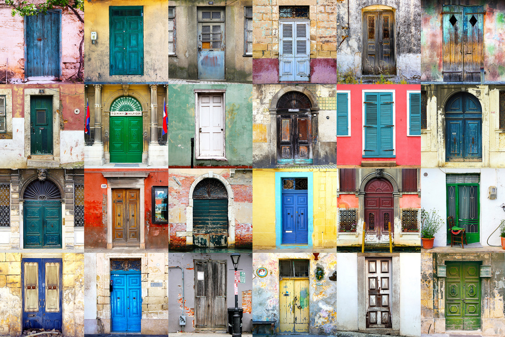 Twenty Four Doors van Igor Shrayer