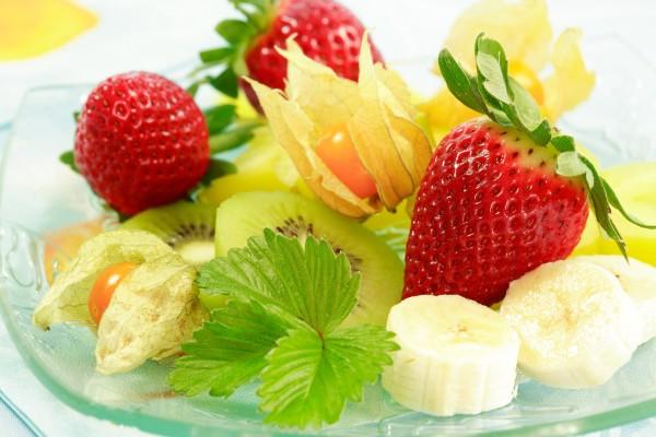 Fresh fruits as dessert van Ingrid Balabanova