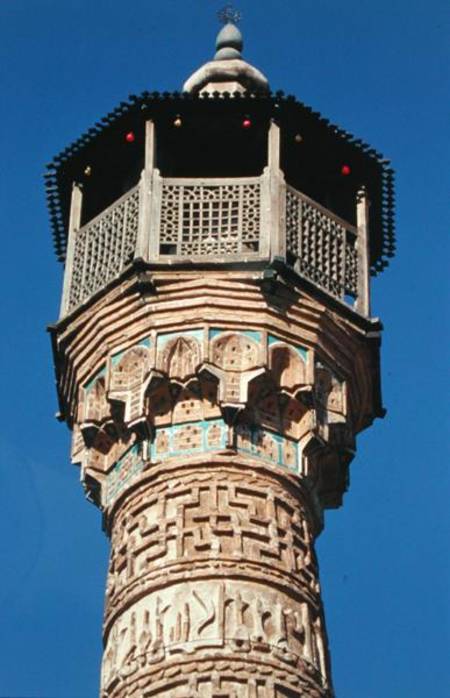 Elaborate brickwork at the top of the Semnan Minaret van Islamic School