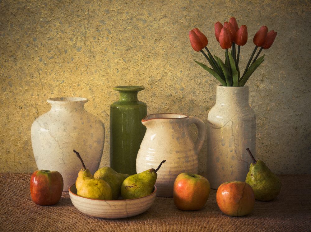 Apples Pears and Tulips van Jacqueline Hammer