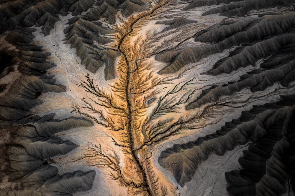 Magic Land -- an Aerial Abstract van James Bian