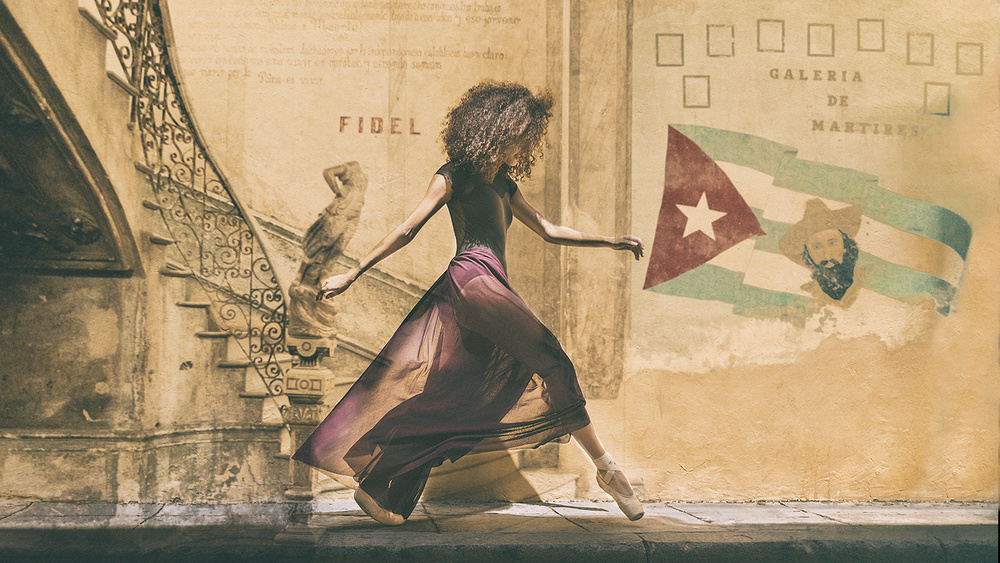 Walking in Havana van Joan Gil Raga