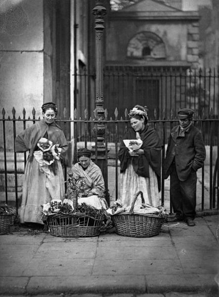 Covent Garden Flower Women, from ''Street Life in London'', 1877-78 (woodburytype)  van John Thomson