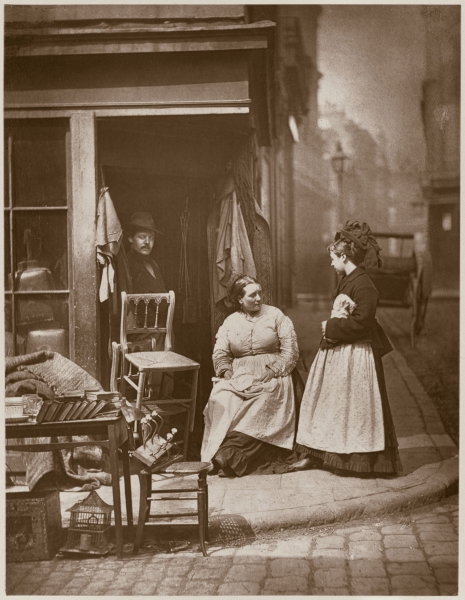 Old Furniture, from ''Street Life in London'', 1877-78 (woodburytype)  van John Thomson