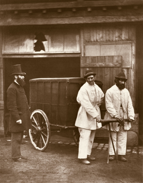 Public Disinfectors, from ''Street Life in London'', 1877-78 (woodburytype)  van John Thomson