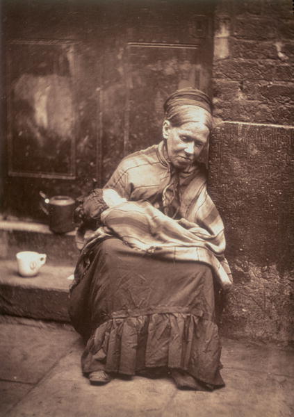 The Crawlers, from ''Street Life in London'', 1877-78 (woodburytype)  van John Thomson