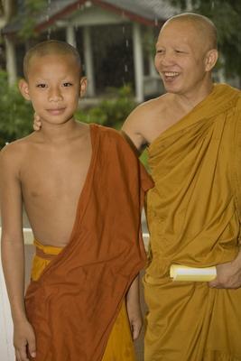 Laotische Mönche