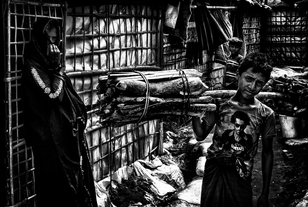 A scene of the life of the Rohingya refugees - Bangladesh van Joxe Inazio Kuesta Garmendia