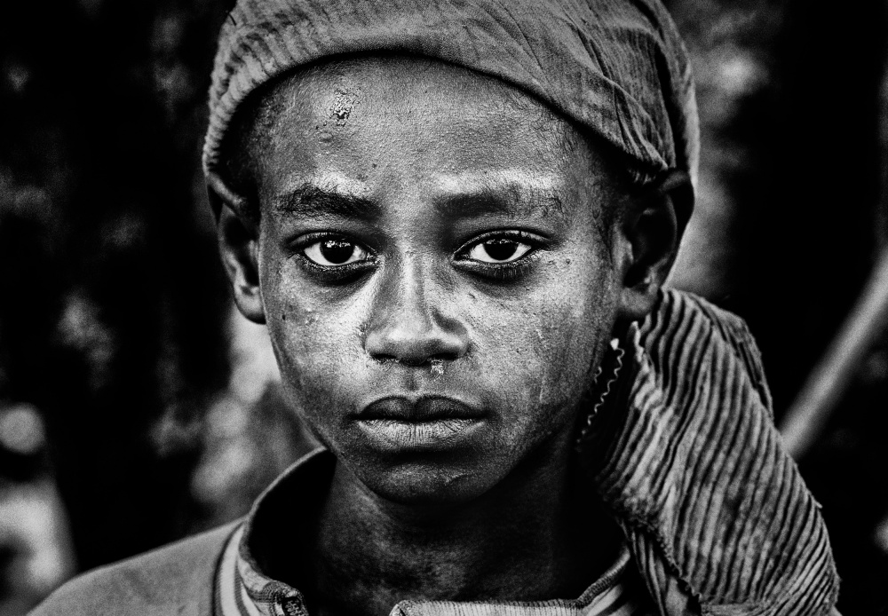 Surmi tribe boy-Kenya van Joxe Inazio Kuesta Garmendia