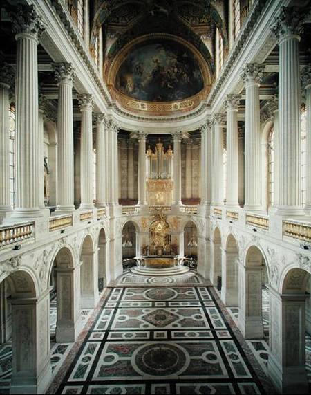 Interior view of the chapel van Jules Hardouin Mansart