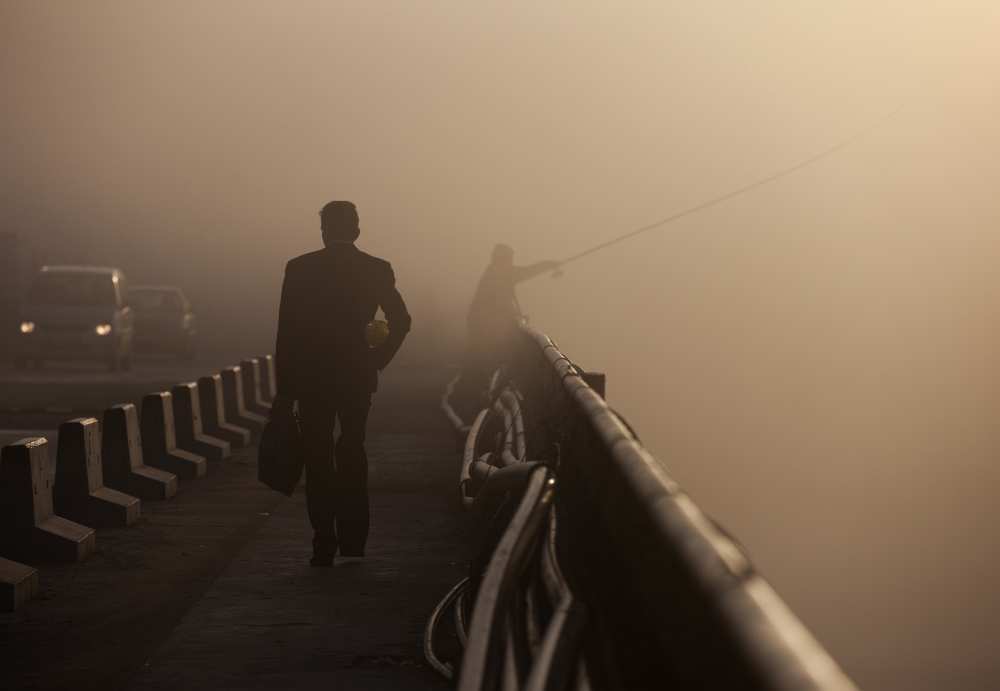 Misty bridge series I van Julien Oncete