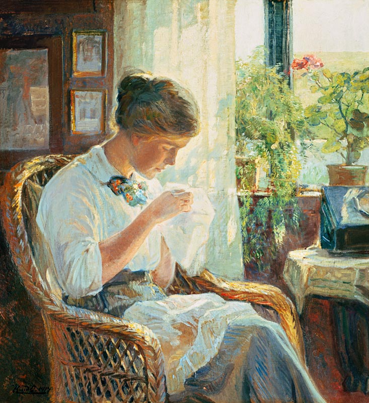 Nähende junge Frau am Fenster van Knud Erik Larsen