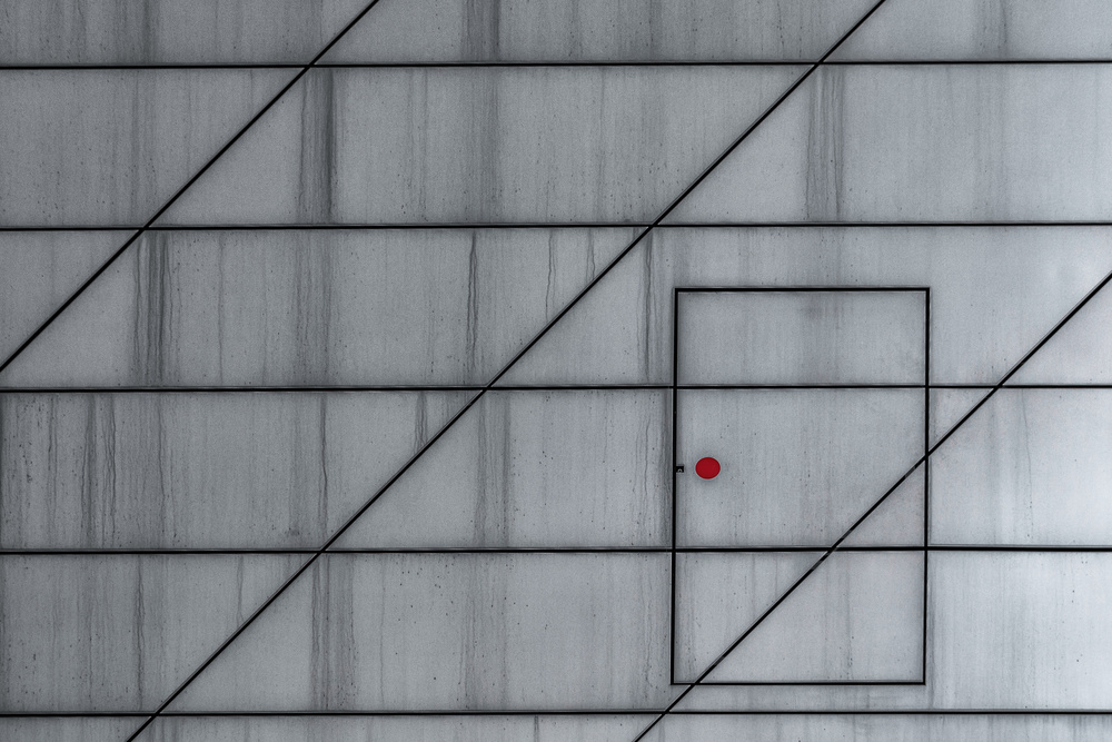 Little red dot van Marc Gillain