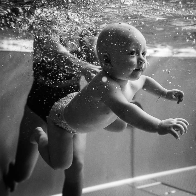 Underwater swimming van Martin Krystynek, QEP