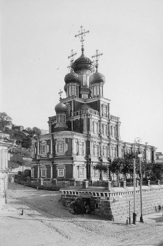 The Virgins Nativity Church (Stroganov Church) in Nizhny Novogorod van Maxim Petrovich Dmitriev