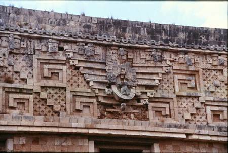 Carving detail from the Nunnery Quadrangle, Late Classic Maya van Mayan