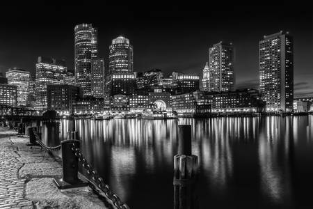 BOSTON Fan Pier Park & Skyline at Night | monochroom