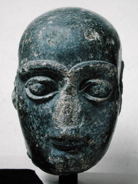 Head of a man, known as Gudea with a shaved head, from Telloh (Ancient Girsu) Neo-Sumerian van Mesopotamian
