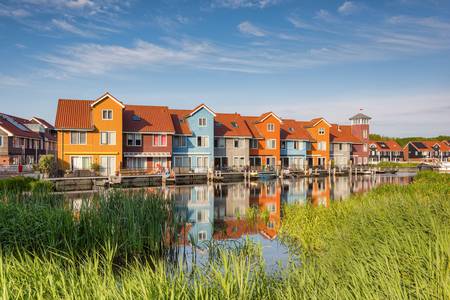 Häuser im Reitdiephaven in Groningen in den Niederlanden