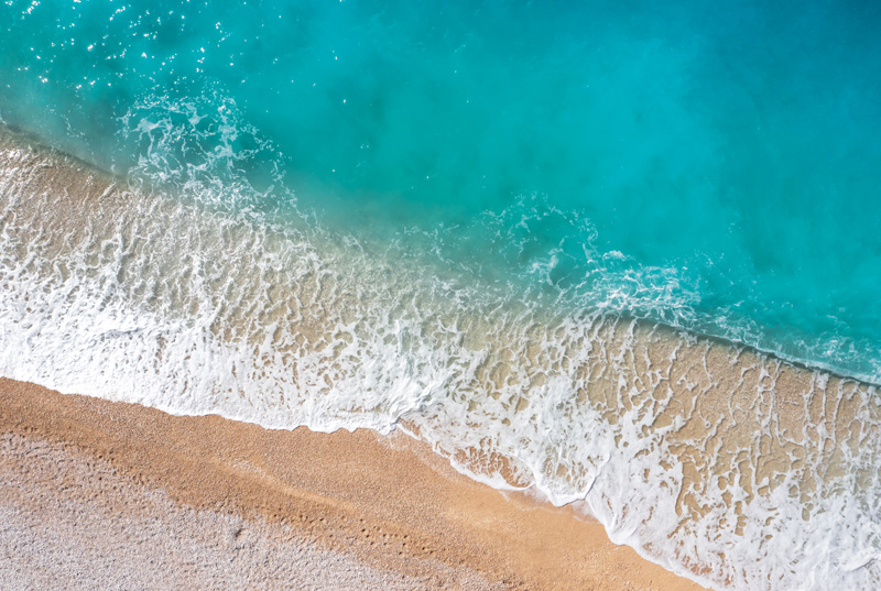 Wellen am Strand V, Sand und Türkises Wasser, Entspannung, Urlaub und Freiheit van Miro May