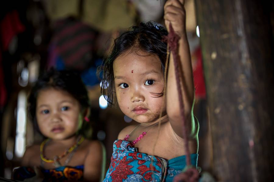 Kinder in Bangladesch, Asien van Miro May
