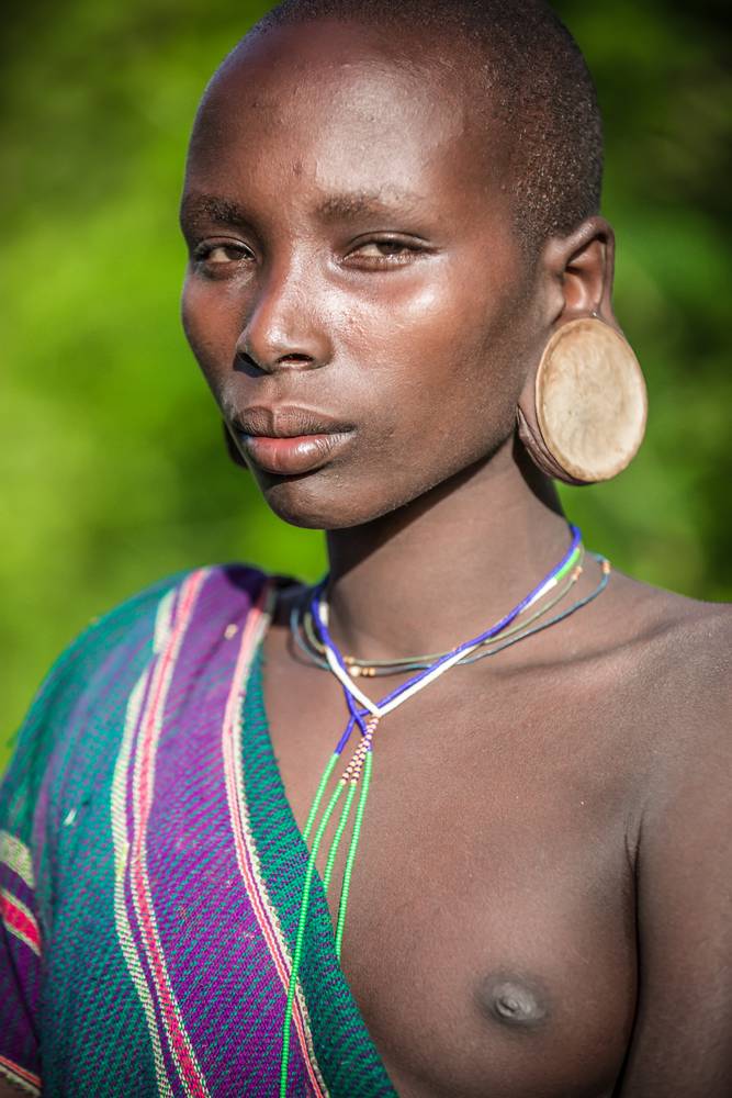 Portrait Suri Stamm in Omo Valley, Äthiopien - Afrika van Miro May