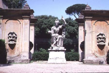 View of the garden, detail of a gateway decorated with grotesque masks and a statue of a goddess, de van Nanni di Baccio Bigio and Bartolomeo Ammannati