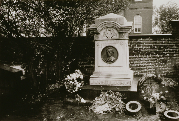 Edgar Allan Poes (1809-49) Grave, Baltimore, Untitled 28 van Nat Herz