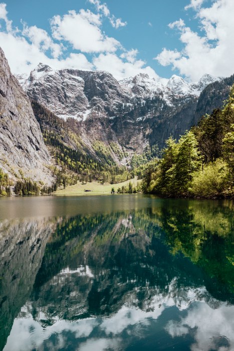Obersee beim Königssee, Spiegelung, Berchtesgaden Nationalpark van Laura Nenz