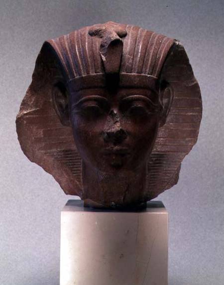 Head of a sphinx, possibly Amenophis II van New Kingdom Egyptian