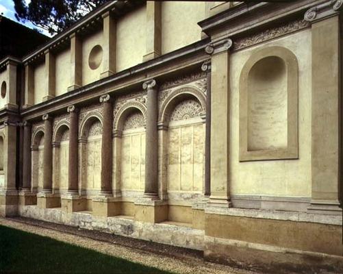 The first courtyard, detail of wall arcading, designed by Giorgio Vasari (1511-74) Giacomo Vignola ( van 